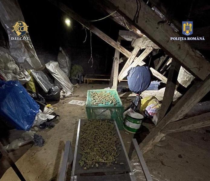 Padláson kialakított „droglabor” | A rendőrség által közreadott felvétel