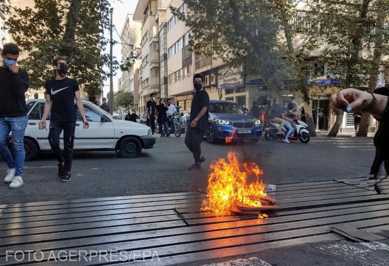 Tüntetés Teherán utcáin | Fotó: Agerpres/EPA