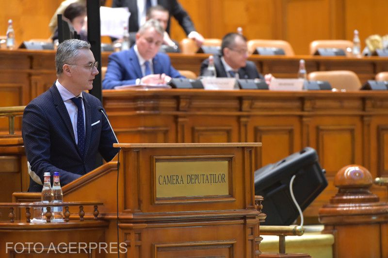 Stelian Ion a képviselőházban mondott beszédében bírálta Lucian Bodét | Fotó: Agerpres