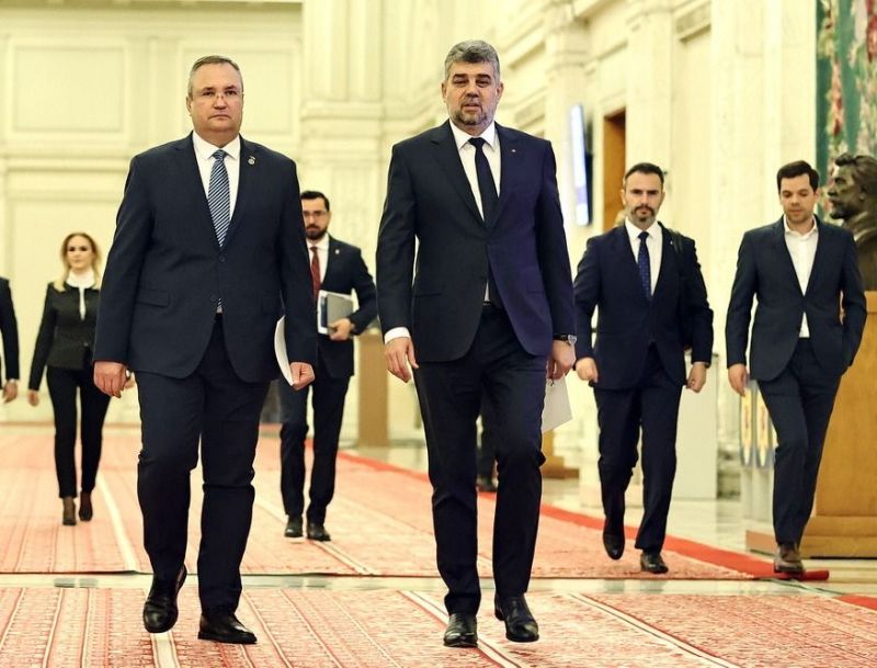 Nicolae Ciucă PNL-s miniszterelnök és Marcel Ciolacu PSD-elnök | Fotó: gov.ro