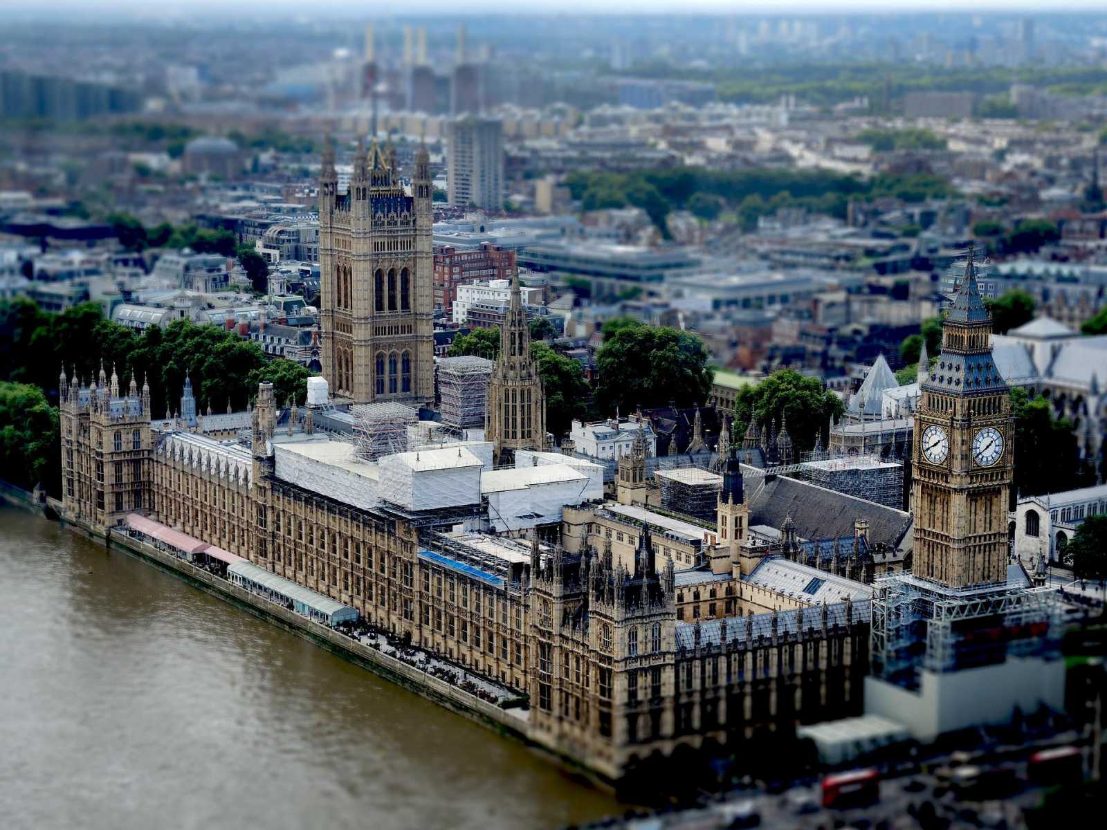 Parlament. A tory tagság 63:22 arányban továbbra is Boris Johnsont preferálná a miniszterelnöki poszton a beköszönő Truss helyett | Fotó: Tasos_Lekkas/Pixabay