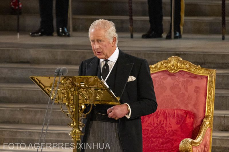 III. Károly a parlamenthez intézett első királyi beszéde közben a Westminster Hallban | Fotó: Agerpres/Xinhua