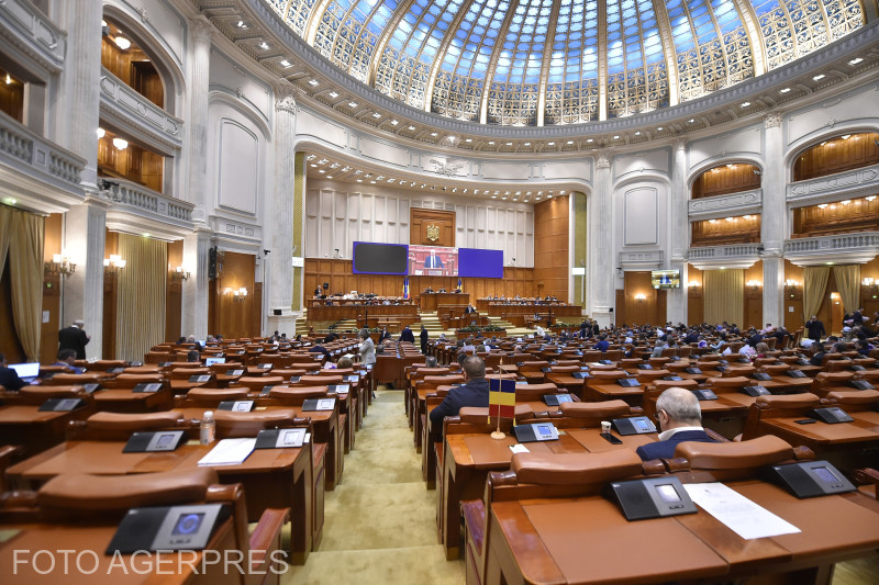 Módosítót indítványok születhetnek, de szavazni nem kell felelősségvállaláskor a parlamentben Fotó: Agerpres