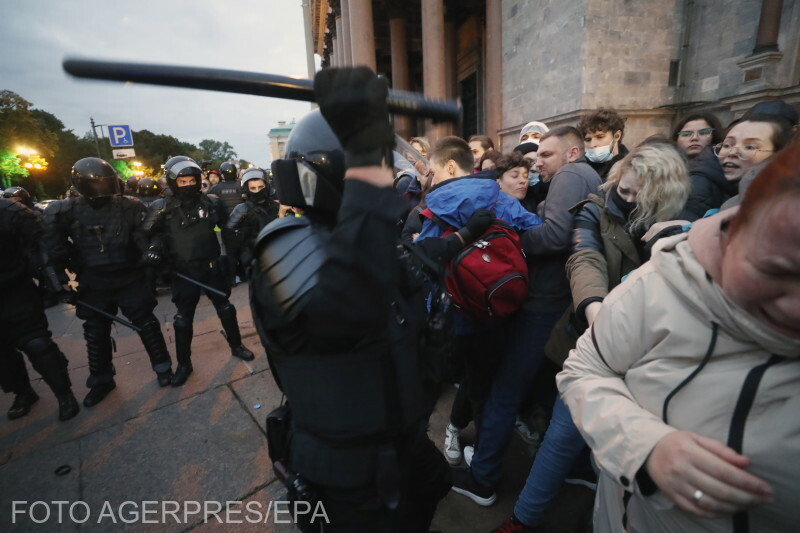Tüntetés Oroszországban a katonai mozgósítás ellen | Fotó: Agerpres/EPA