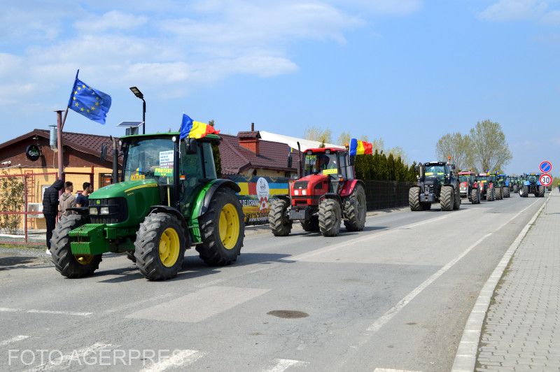 Tüntetők a Tulcea megyei Isacceán | Fotó: Agerpres