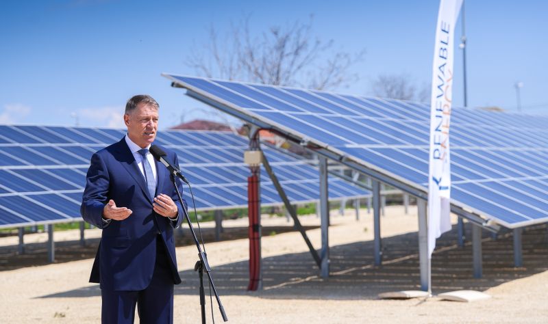 Az elnök egy konstancai napelemparkban nyilatkozott | Fotó: presidency.ro
