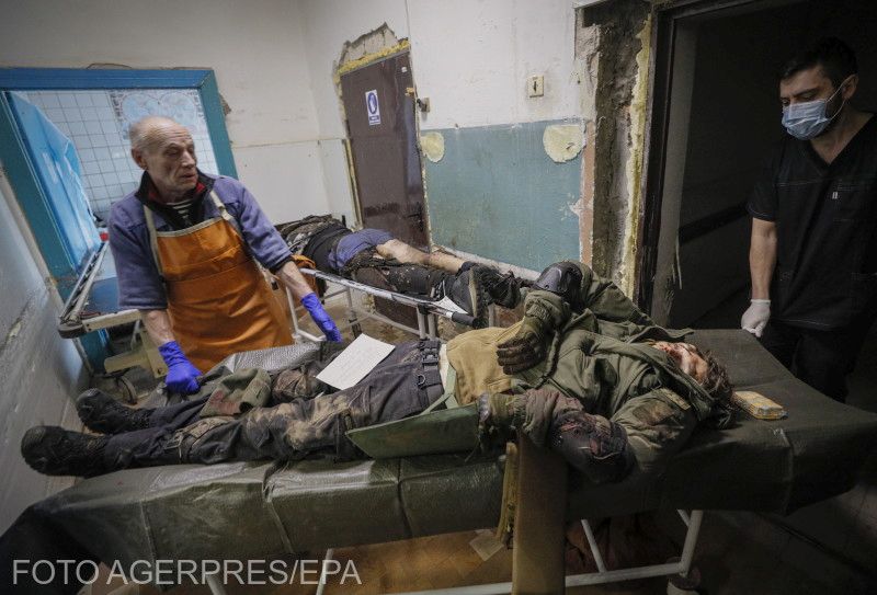 A háború első heteiben elesett ukrán katonák holttestei egy kijevi hullaházban | Fotó: Agerpres/EPA