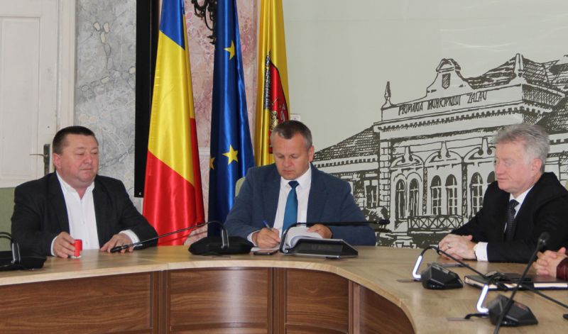 Dobrai Ferenc, Haraklány polgármestere, Fazakas Miklós zilah alpolgármesteri és Ionel Ciunt, a megyeszékhely polgármestere | A szerző felvétele