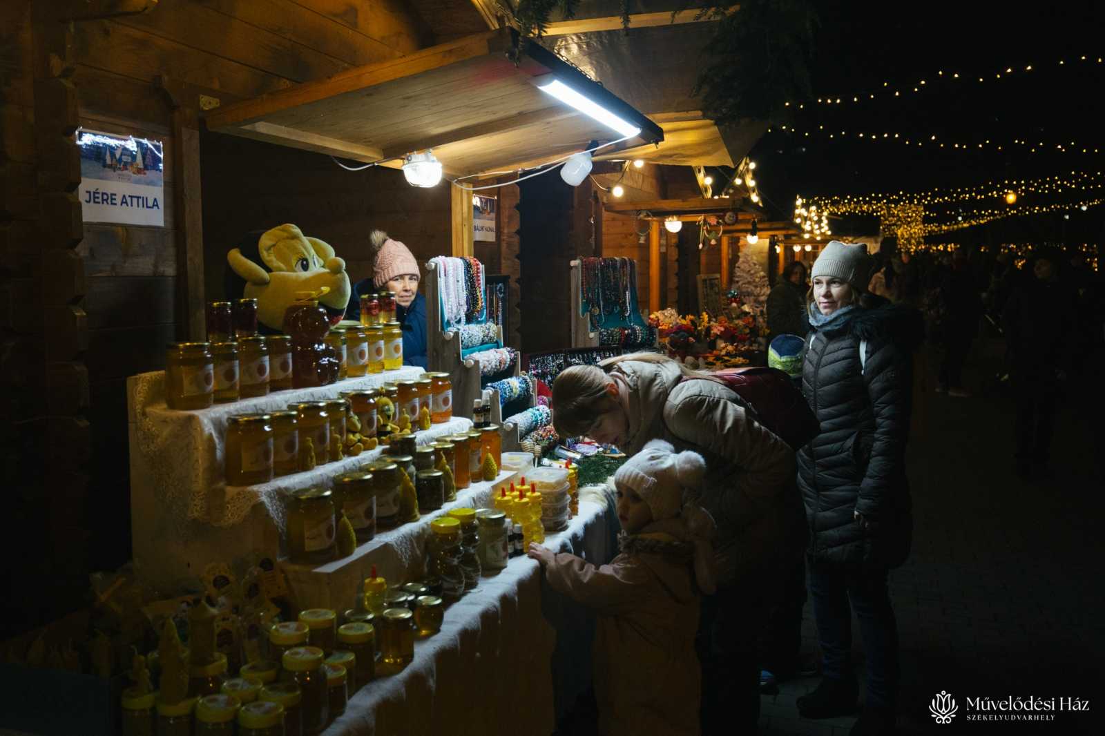 Szombatig tart nyitva a karácsonyi vásár | Fotó: Művelődési Ház/Hodgyai István