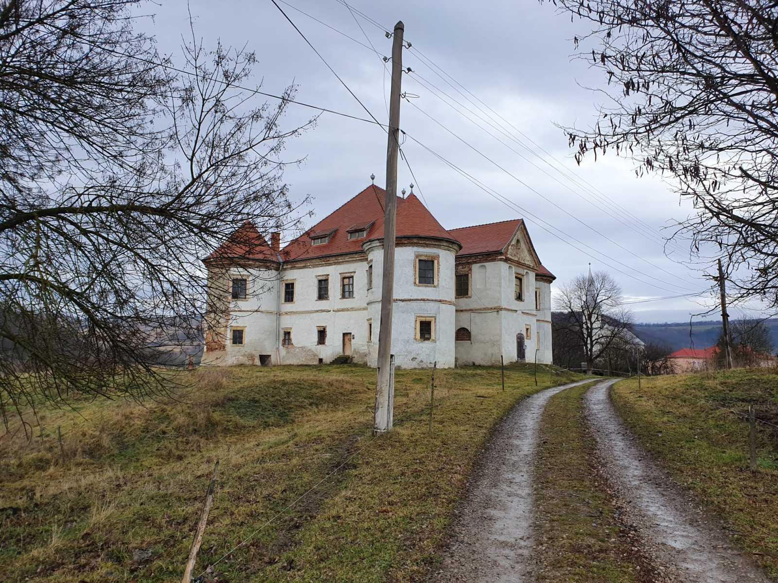 A Pekry-Radák kastély uralja a magyarózdi tájat | A szerző felvétele