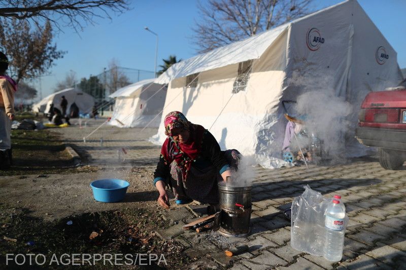 Felbecsülhetetlen, hányan váltak otthontalanokká | Fotó: Agerpres/EPA