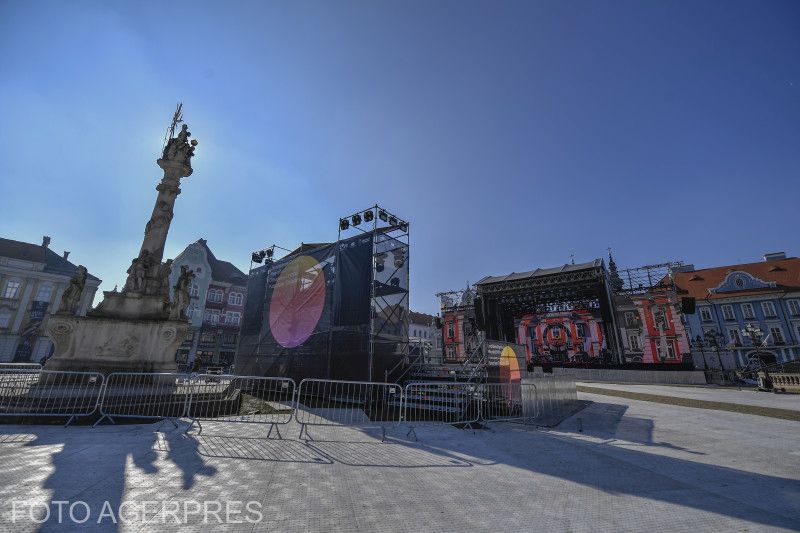 Előkészületek a Dóm téren | Fotó: Agerpres