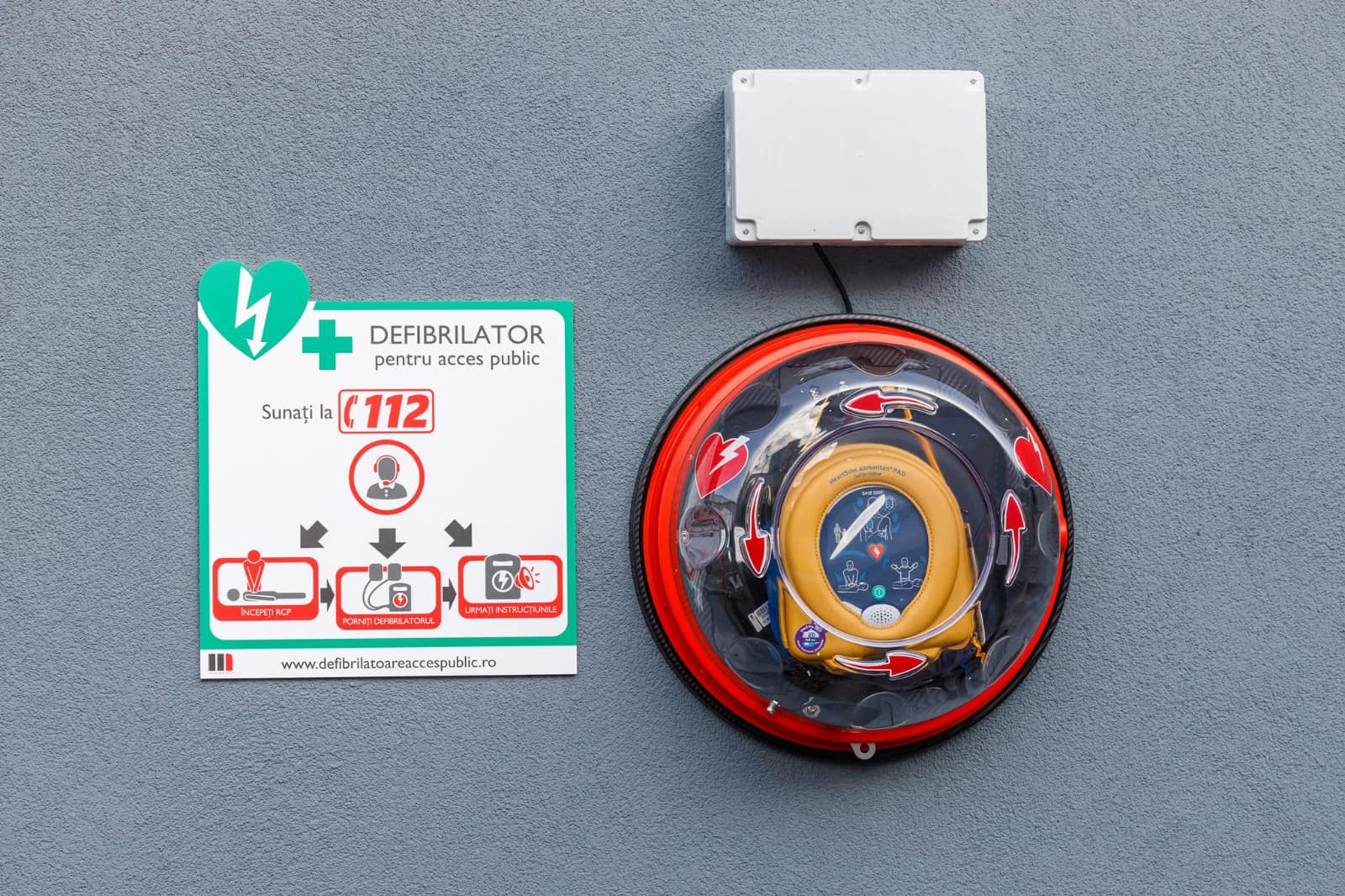 Ilyen automata defibrillátorok találhatók Kolozsvár több pontján | Fotó: kolozsvári polgármesteri hivatal