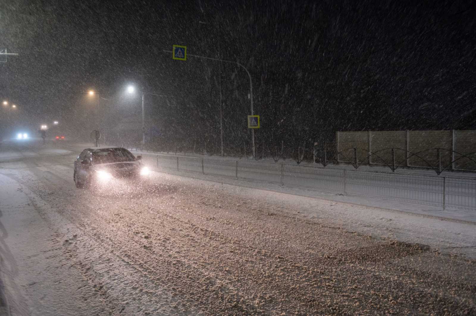 A meglepetés már Torda után, Koppándot Kolozsvár irányába elhagyva érződött, hirtelen elkezdett felgyűlni a hó az úton.
