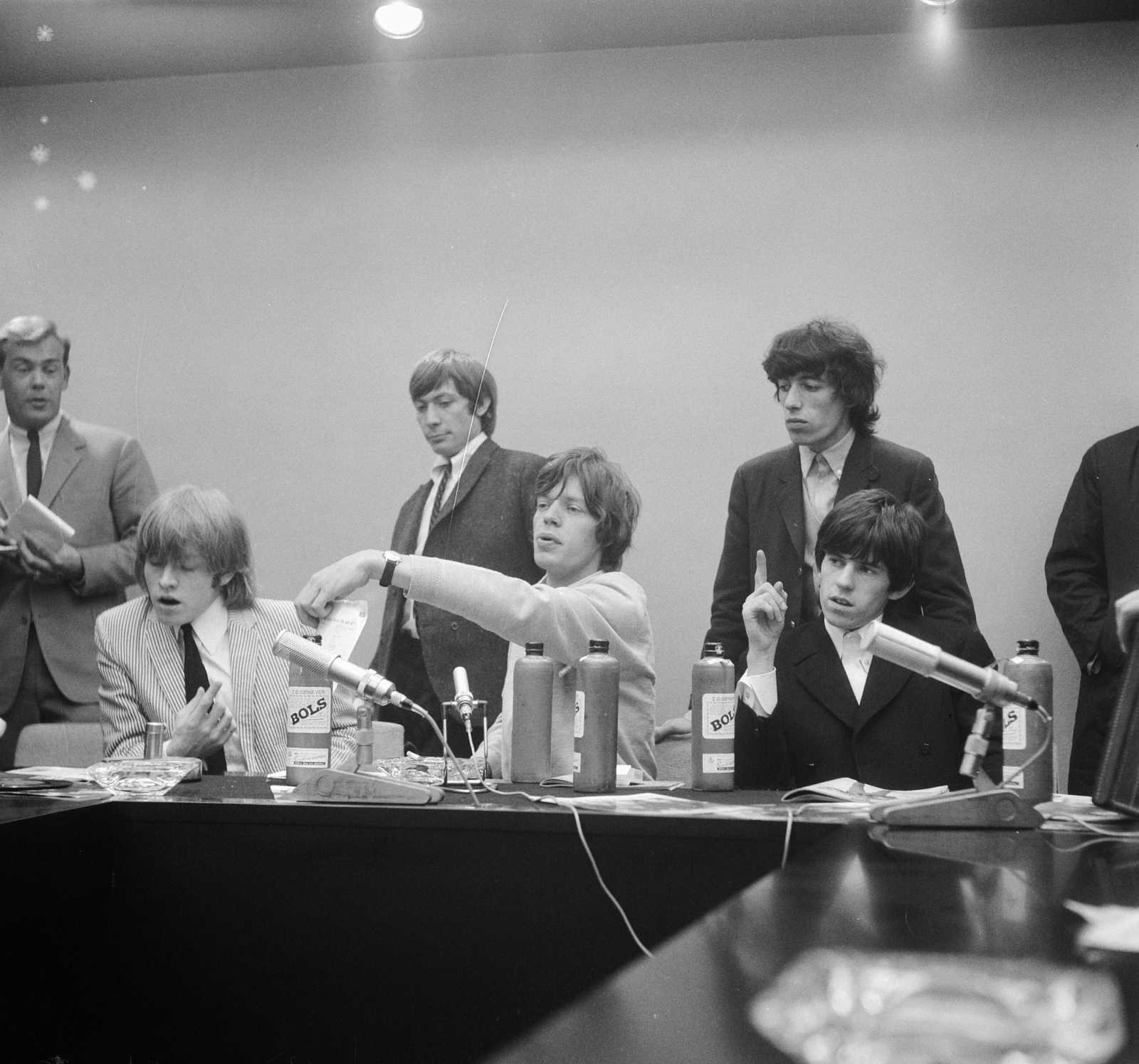 A Rolling Stones 1964-ben: Brian Jones, Charlie Watts, Mick Jagger, Bill Wyman és Keith Richards | Fotók: Wikipédia