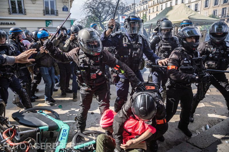 Párizsi tüntetés | Archív fotó: Agerpres/EPA