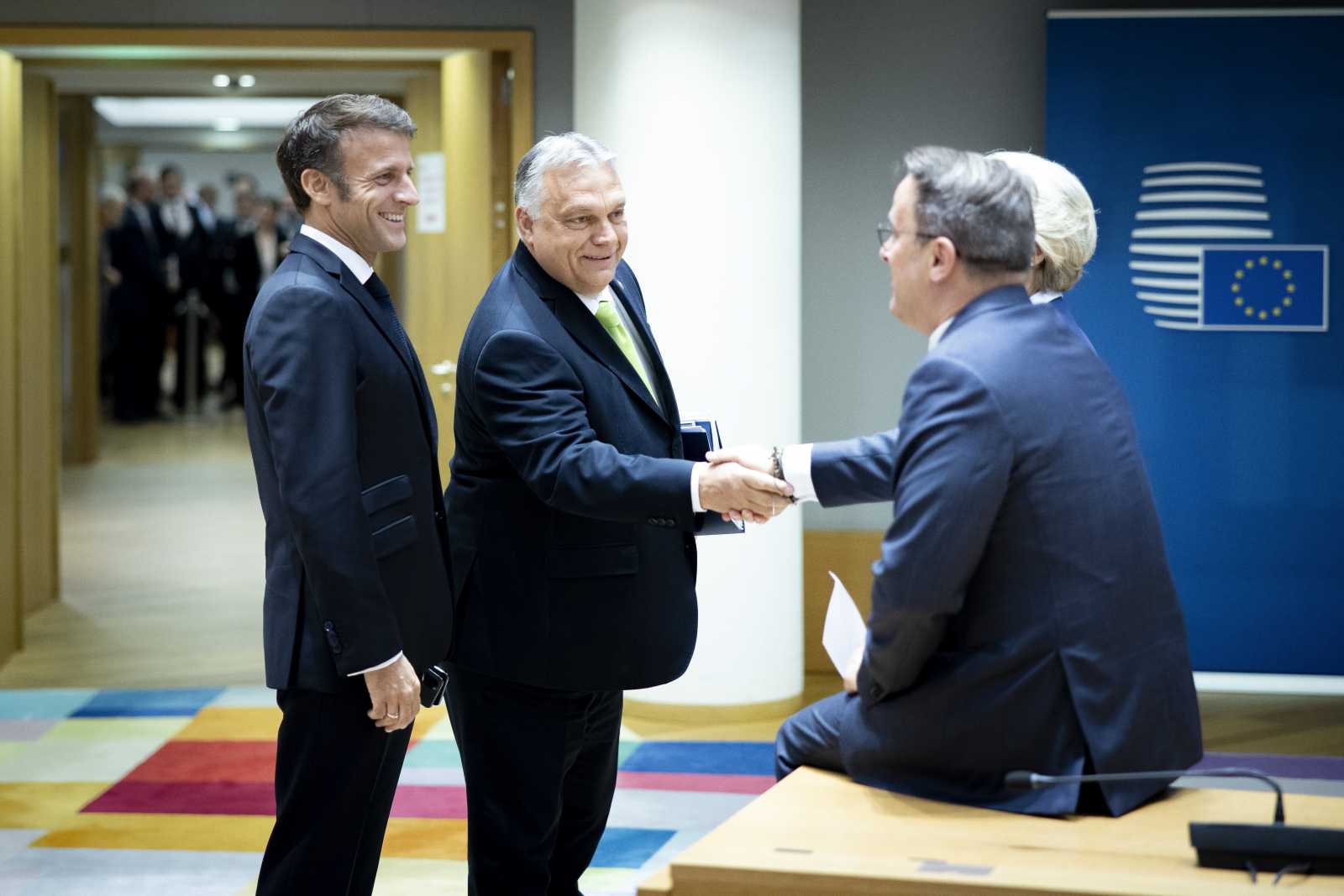 Orbán Viktor magyar miniszterelnök Emmanuel Macron francia államfő társaságában | Fotó: MTI