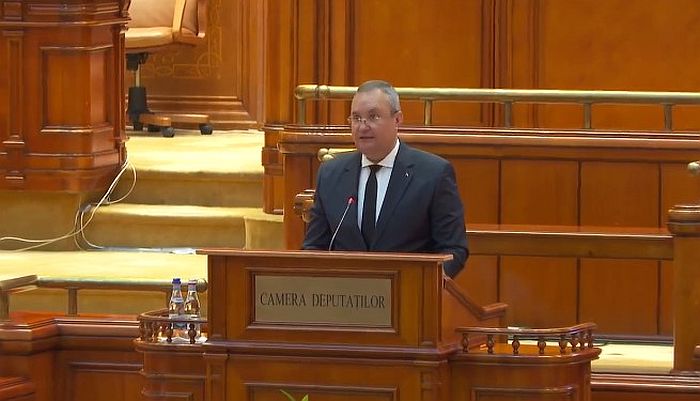 Nicolae Ciucă miniszterelnök a parlamentben | Forrás: a kormány Facebook-oldala