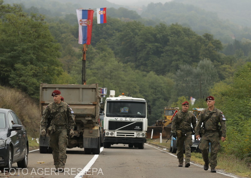 Békefenntartók a koszovói-szerb határnál Fotó: Agerpres
