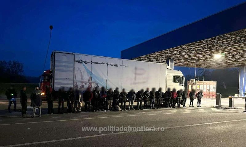 A román–magyar határon naponta tartóztatnak fel „potyautasokat” | A határrendészet felvétele