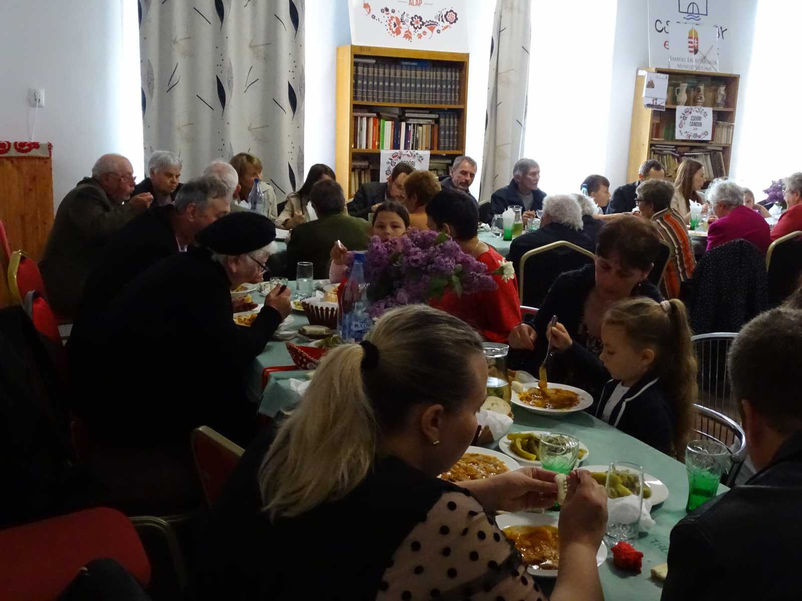 Székelykocsárdon együtt ünnepeltek a családok | Fotó: A szerző felvétele
