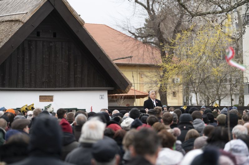 Orbán Viktor Petőfi szülőházánál mondta el ünnepi beszédét | Fotó: MTI