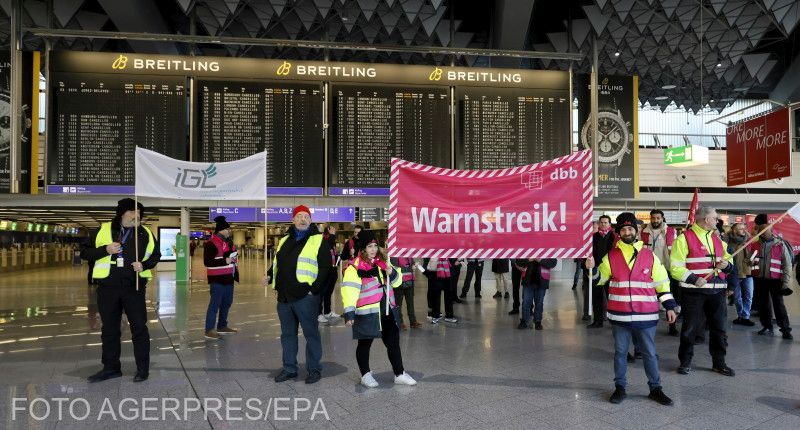 Reptéri dolgozók tüntetnek Frankfurt am Main-ban | Fotó: Agerpres/EPA