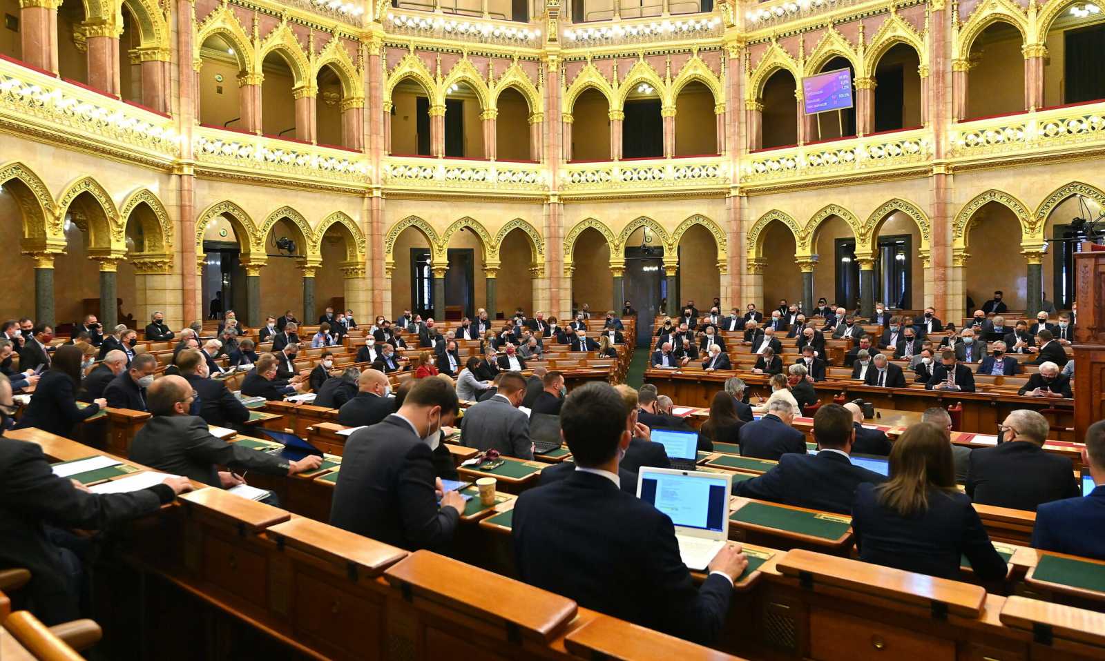 A magyar parlament kivár a ratifikálással | Fotó: MTI