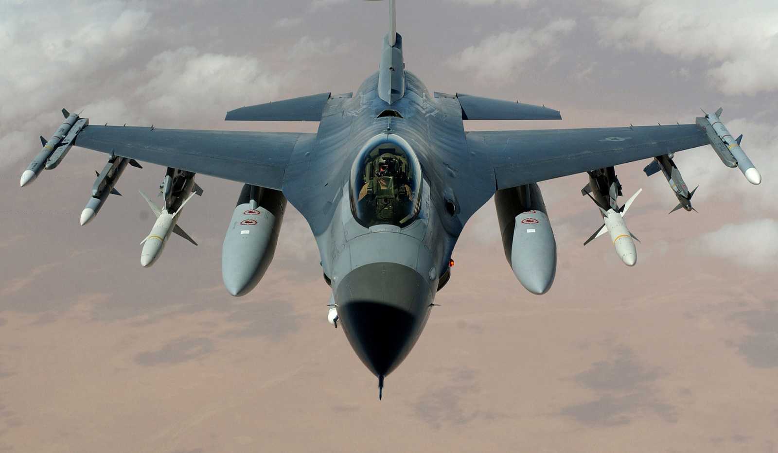 Illusztráció: Egy amerikai F-16-os harci repülőgép | Fotó forrása: Wikipedia