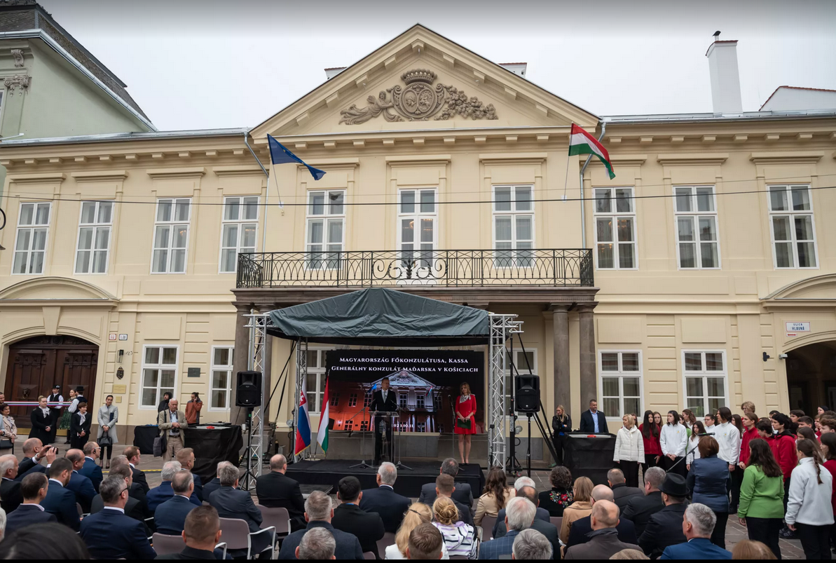 Szijjártó Péter beszédet mond a kassai magyar főkonzulátus új épületének átadásán l Fotó: ma7/Fábián Gergely
