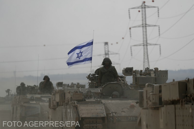 Az izraeli hadsereg felsorakozott a Gázai övezet határánál | Fotó: Agerpres/EPA