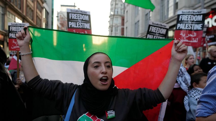 Palesztinok melletti tüntetés Londonban Fotó: MTI 