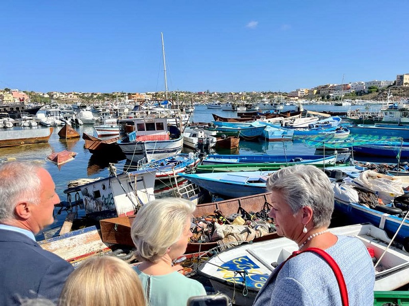 Ylva Johansson Lampedusa szigetén | Fotó: Ylva Johansson Facebook oldala