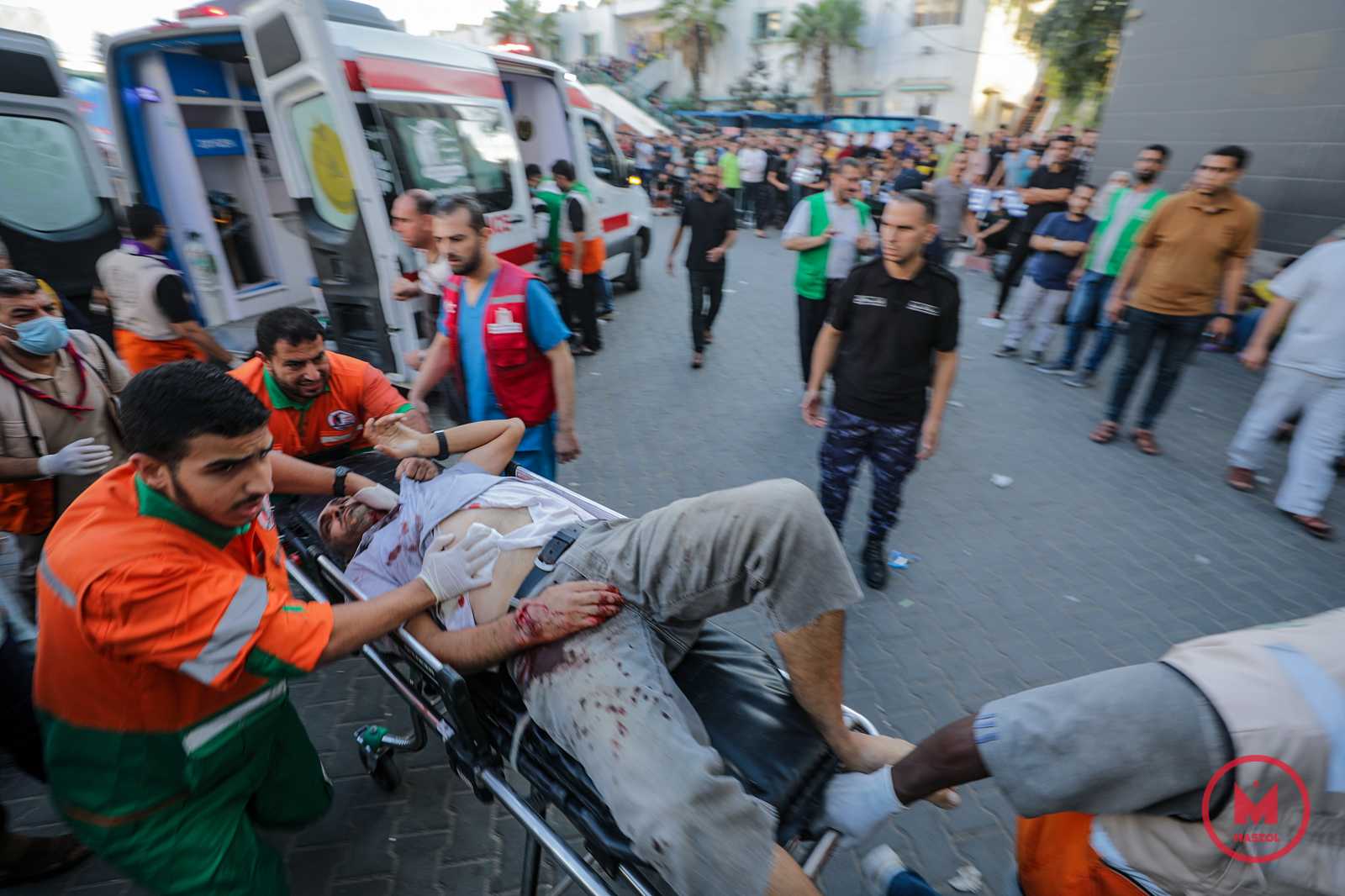 Az izraeli hadsereg szerint az Iszlám Dzsihád terrorszervezet elhibázott rakétakilövése okozta a kórházi robbanást a Gázai övezetben. A hírszerzési információk és számos forrás alapján a palesztin Iszlám Dzsihád szervezet a felelős a gázai kórházat eltaláló rakéta indításáért - jelentette be az izraeli hadsereg szóvivője hivatalos közleményében.