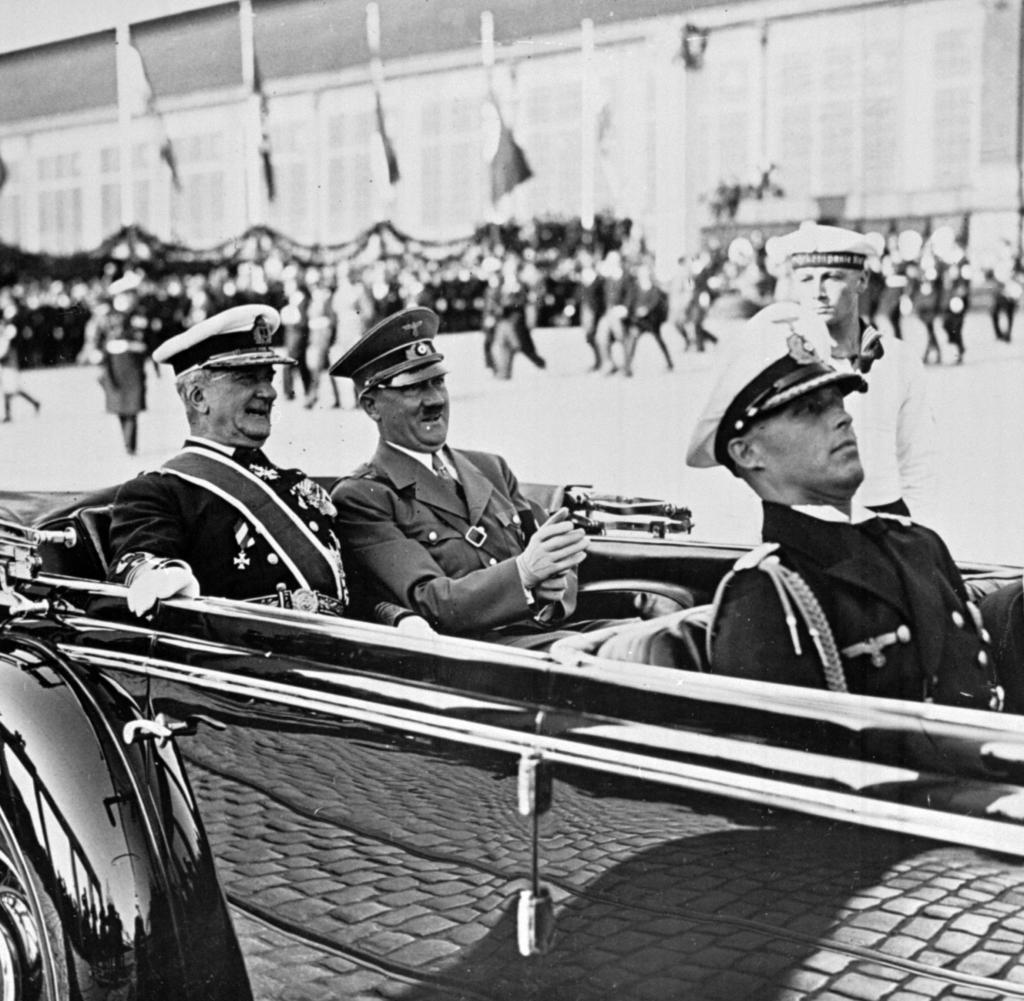Horthy Miklós és Adolf Hitler Kielben, 1938. augusztus 22-én l Fotó: MTVA Sajtó- és Fotóarchívum