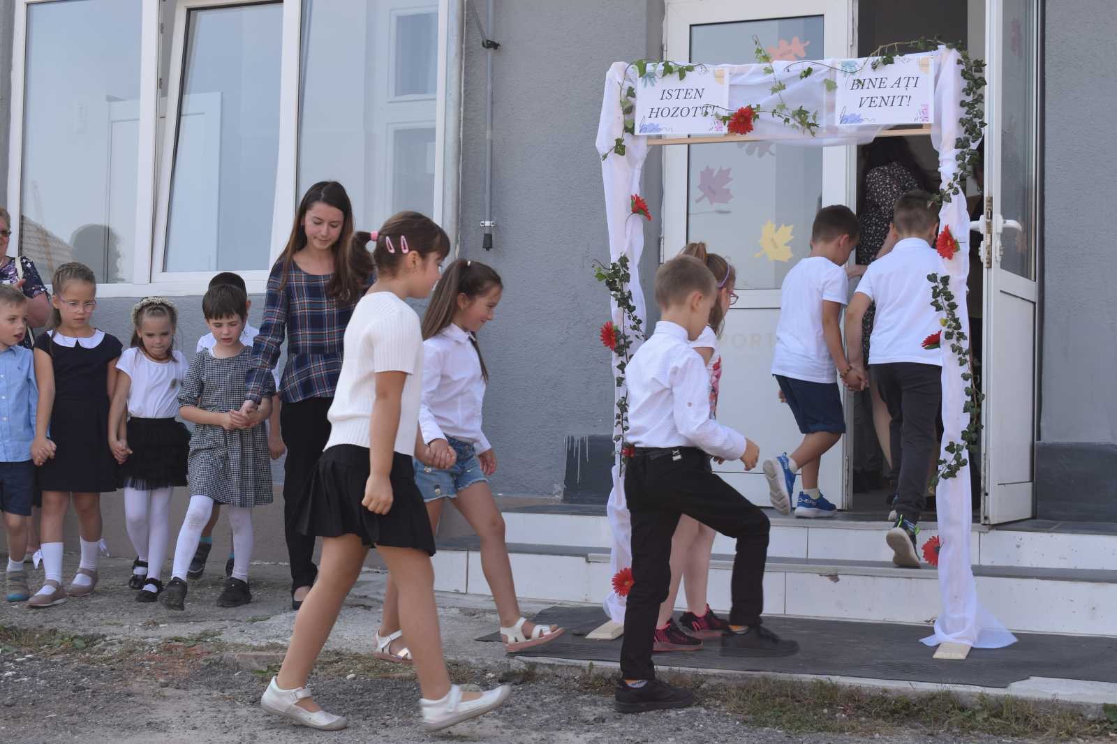 Megnyitja kapuit a kicsik előtt a szászfenesi iskola | Fotó: Szász István Szilárd