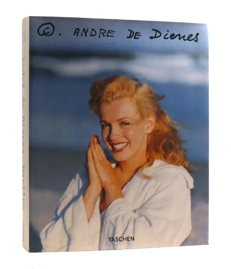 Andre De Dienes – Marilyn Monroe című könyve. Ma az első kiadásért 175 dollárt kérnek | Fotó: rarebookcellar.com