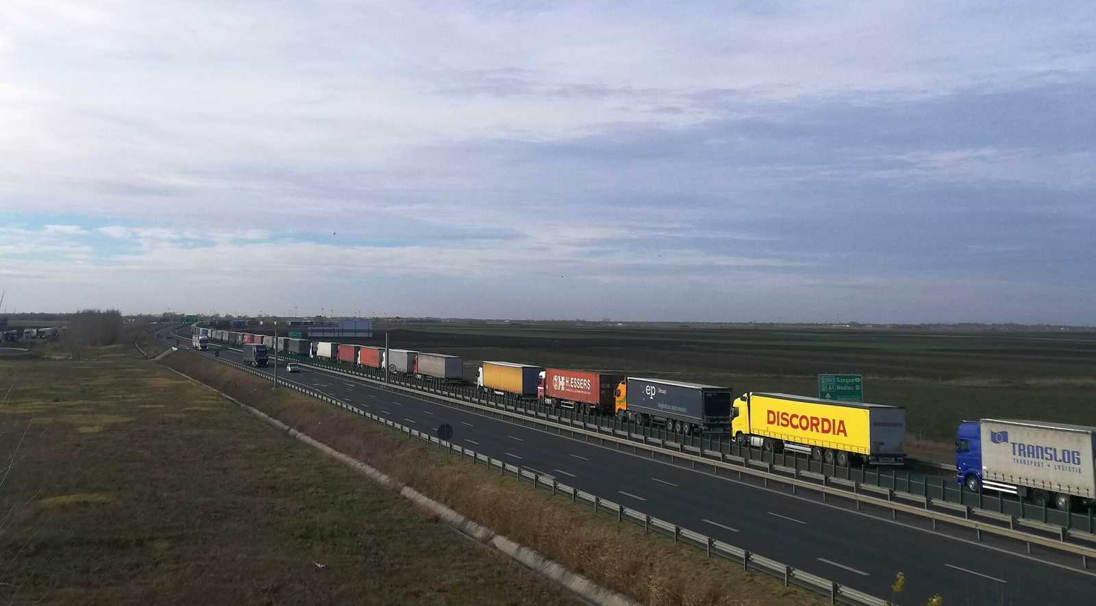 A kamionsorok nem szűnnek meg automatikusan attól, hogy a schengeni övezetben vagyunk | Fotó: Pataky Lehel Zsolt 