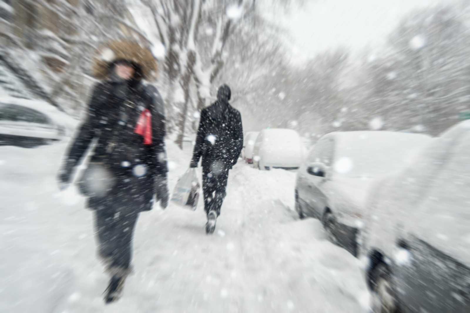 Öt - szerdára és csütörtökre érvényes - narancssárga és sárga kódú figyelmeztetést adtak  ki erős szélre, hóviharra és esőre | Illusztráció: AdobeStock