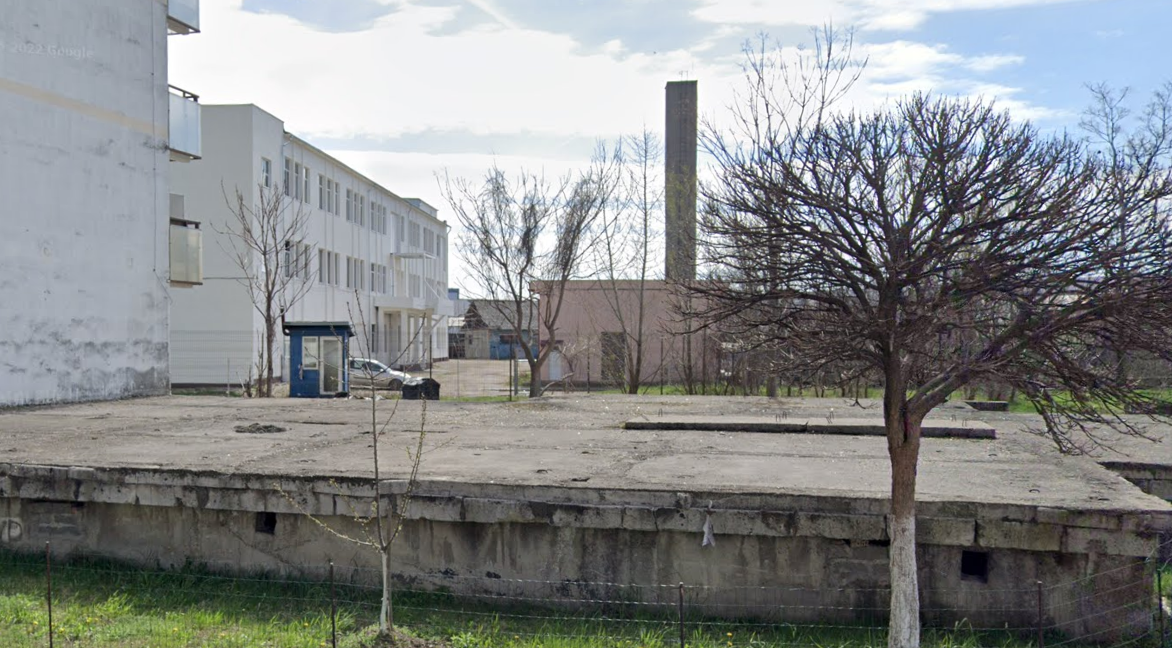 A tömbház számára készült alapzat alagsorában találtak rá egy férfi elszenesedett holttestére | Fotó: Google Street View/képernyőmentés