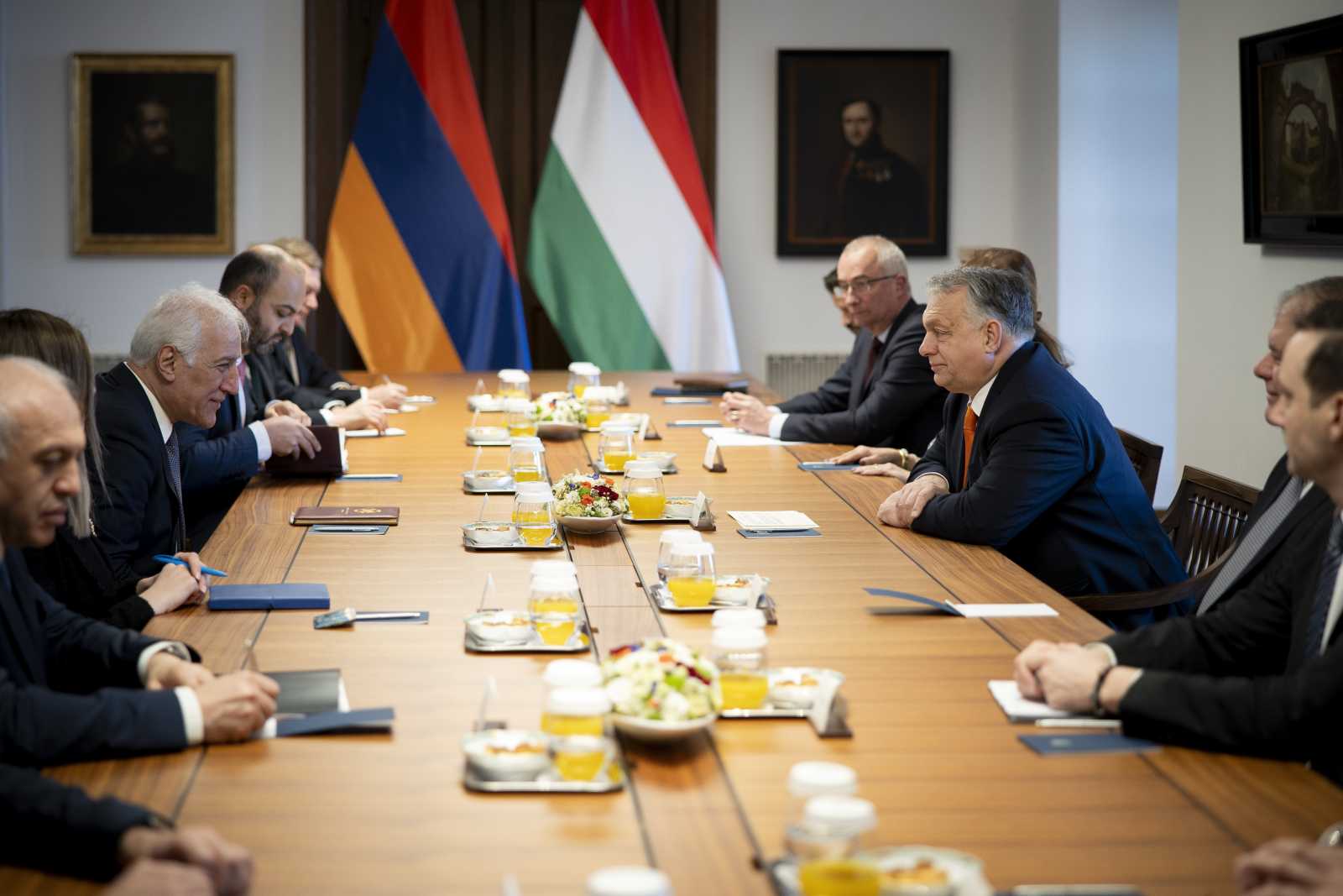 Vahagn Hacsaturján örmény államfő tárgyalása Orbán Viktor magyar miniszterelnökkel Fotó: MTI