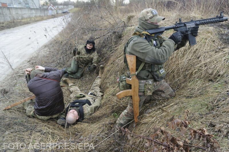 Kiképzésen lévő ukrán katonák Fotó: Agerpres