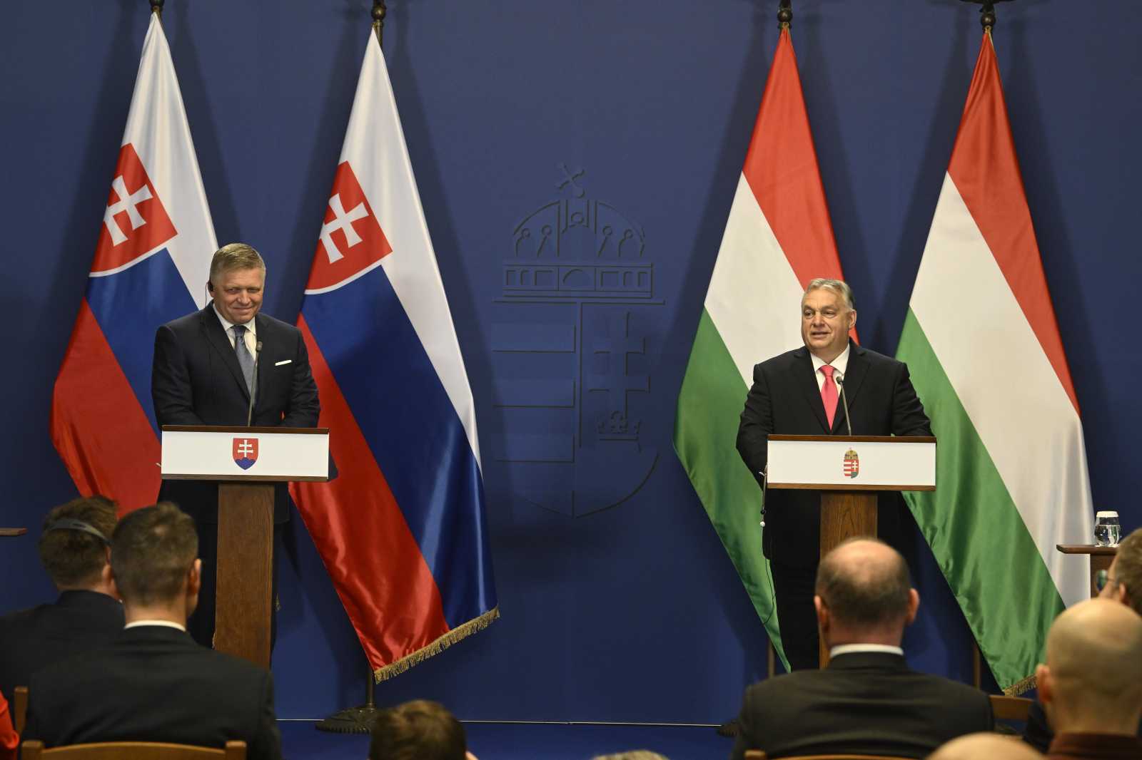Robert Fico és Orbán Viktor a megbeszéléseket követő sajtótájékoztatón Fotó: MTI