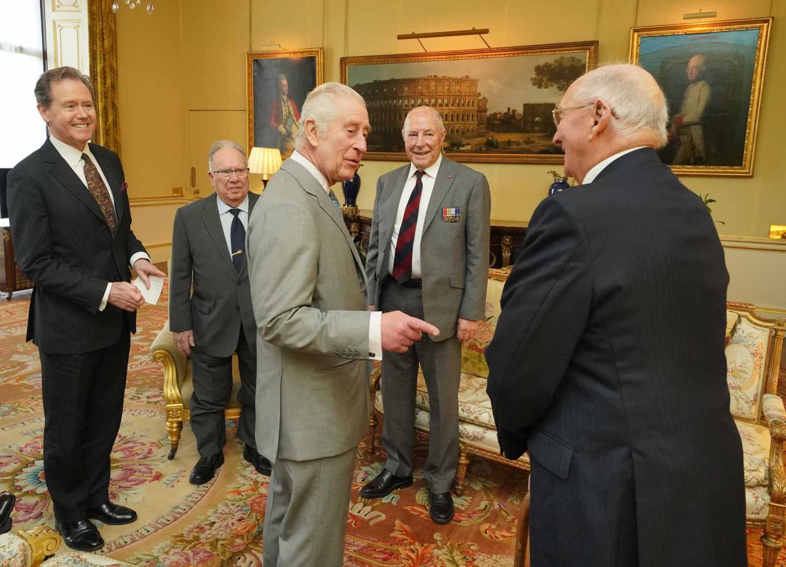 Háborús veteránokkal találkozott Károly király március 19-én | Fotó forrása: The Royal Family/Facebook