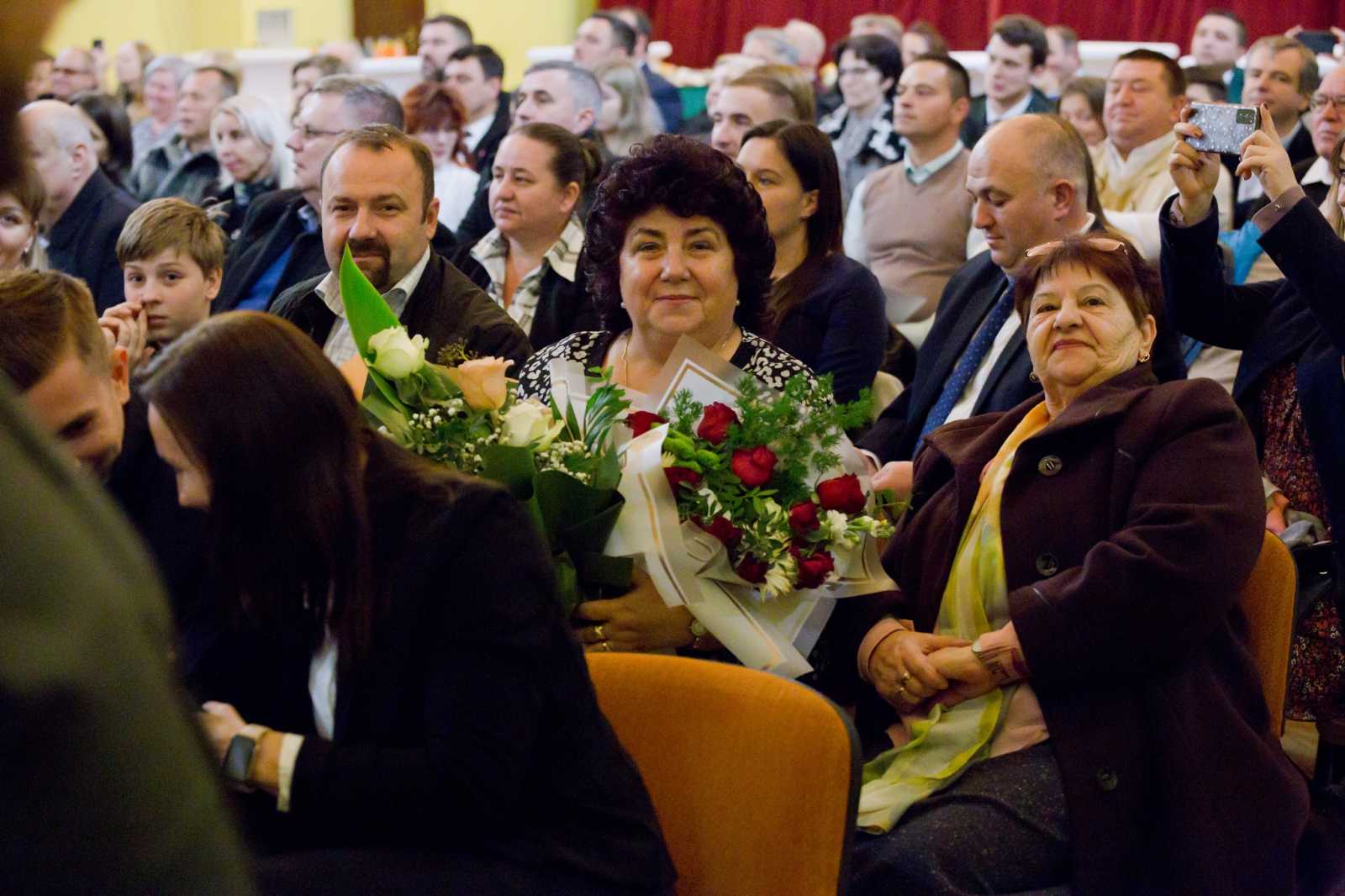 A helyi közösségek kiemelkedő munkát folytató tagjait ismerték el | Fotó: Kulcsár Mária