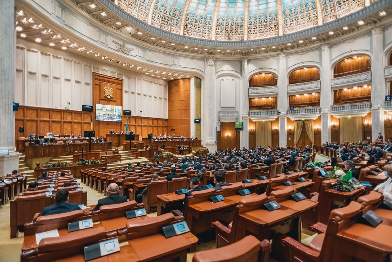 A parlament az egyetlen politikai intézmény, amely képes ellenőrizni az államhatalom többi ágát Fotó: Agerpres