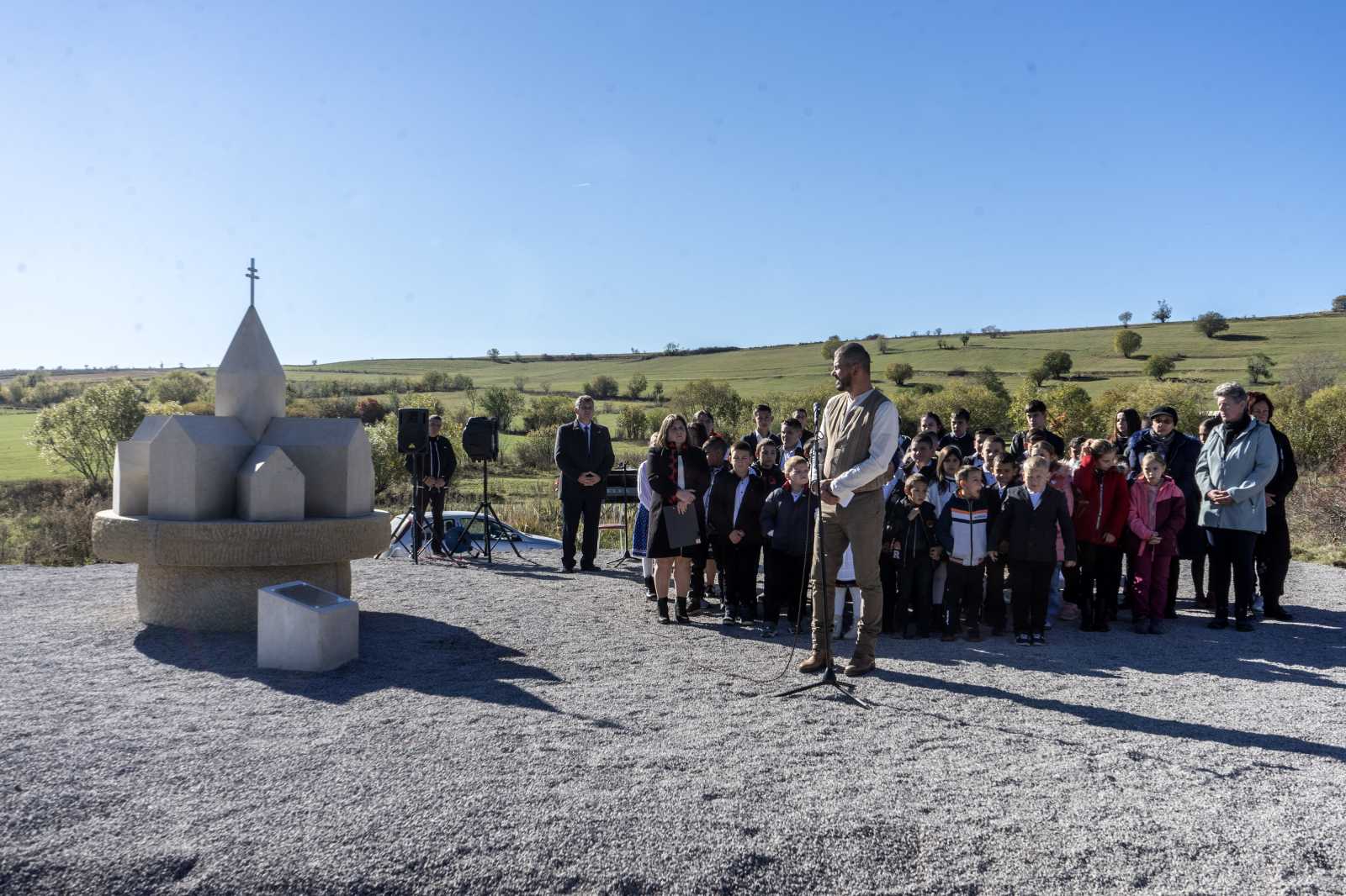 Tódor Előd magyarázta el az emlékjel szimbolisztikáját