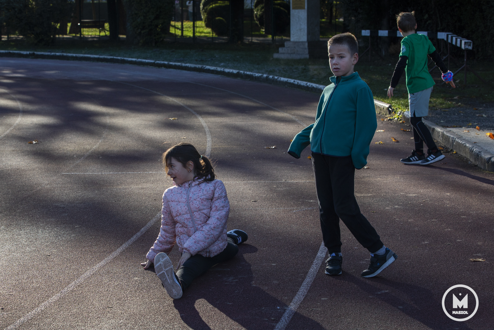 Akadt olyan is, aki futása mellett hajlékonyságát is bemutatta: spárgáztak és cigánykerekeztek is a gyerkőcök.