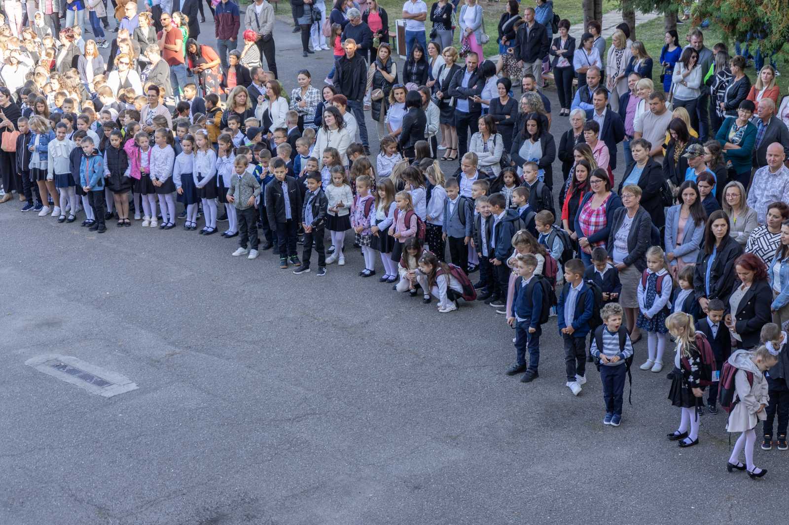 A Nagy Mózes Főgimnázium kisdiákjai | A szerző felvétele 