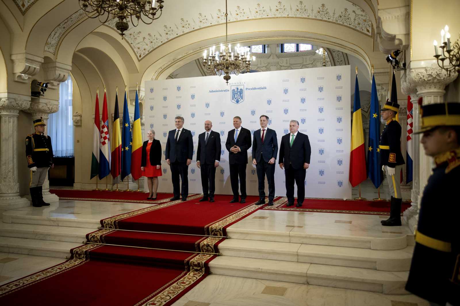 Ötoldalú megbeszélést tartottak Bukarestben Fotó: MTI